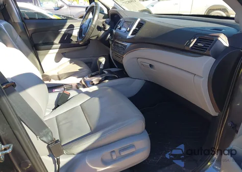 2017 Honda Ridgeline Rtl z USA, uszkodzony, nr VIN 5FPYK3F5XHB018608